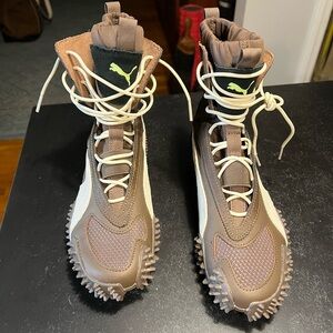 Puma Monstro Mid Sneaker Boots in Chocolate/Alpine Colorway Size 7.5 (38)